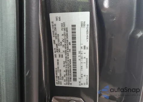 2019 Ford Escape Titanium z USA, uszkodzony, nr VIN 1FMCU0J9XKUB74504